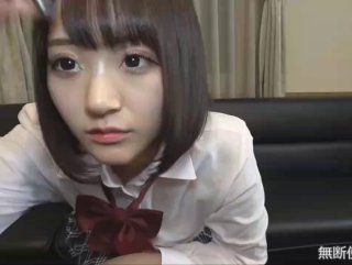 短发邻家小妹初下海！收费房电臀诱惑！丁字裤美臀摇摆，对着镜头手指扣菊花，这肥臀太诱人